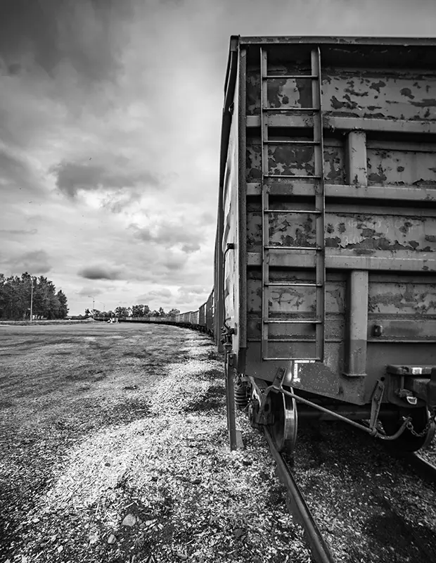 Rail-served warehouse